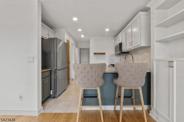 131 Mountainside Dr, Pompton Lakes Boro, NJ 07442