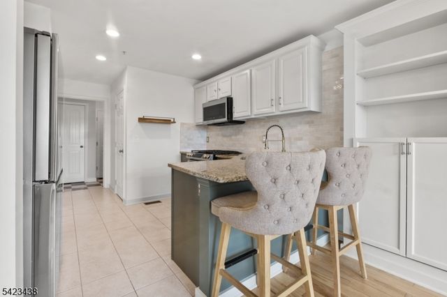 131 Mountainside Dr, Pompton Lakes Boro, NJ 07442
