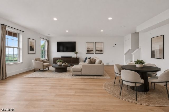 131 Mountainside Dr, Pompton Lakes Boro, NJ 07442