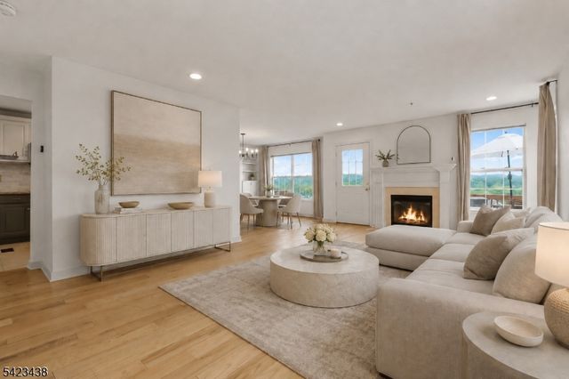 131 Mountainside Dr, Pompton Lakes Boro, NJ 07442