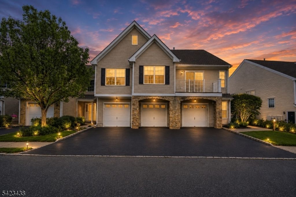131 Mountainside Dr, Pompton Lakes Boro, NJ 07442
