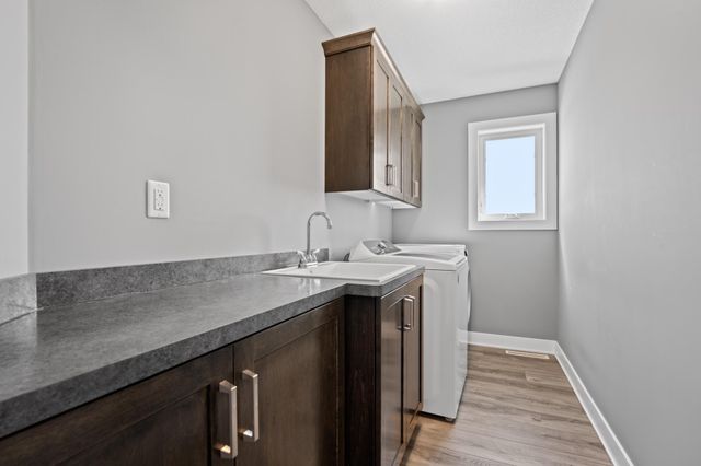 855 Towne Drive NE, Byron, MN 55920