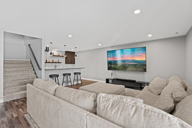 855 Towne Drive NE, Byron, MN 55920