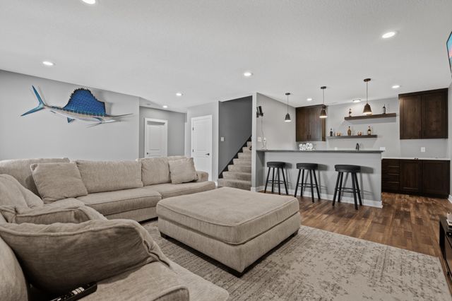 855 Towne Drive NE, Byron, MN 55920