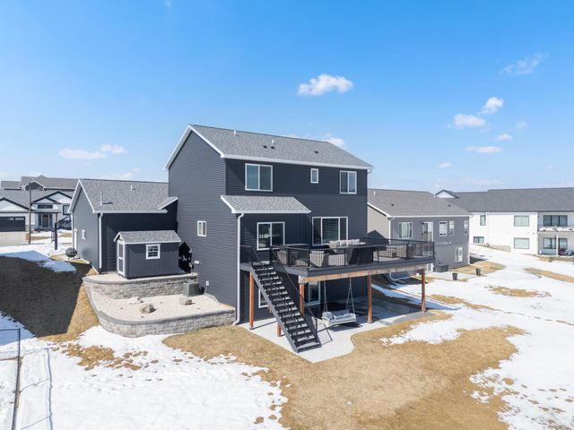 855 Towne Drive NE, Byron, MN 55920