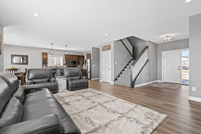 855 Towne Drive NE, Byron, MN 55920