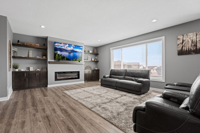 855 Towne Drive NE, Byron, MN 55920