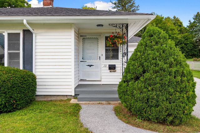 13 Driscoll Drive, St. Albans City, VT 05478