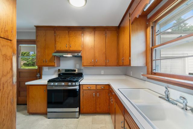 13 Driscoll Drive, St. Albans City, VT 05478