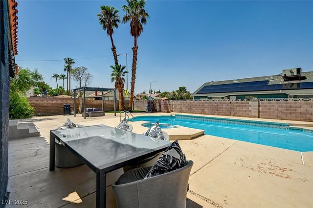 6352 Peppermill Drive, Las Vegas, NV 89146