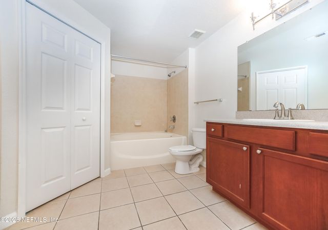 8550 TOUCHTON Road 621, Jacksonville, FL 32216