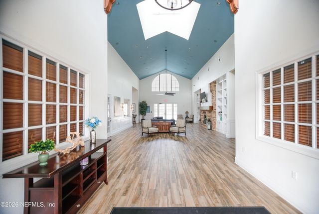 8550 TOUCHTON Road 621, Jacksonville, FL 32216