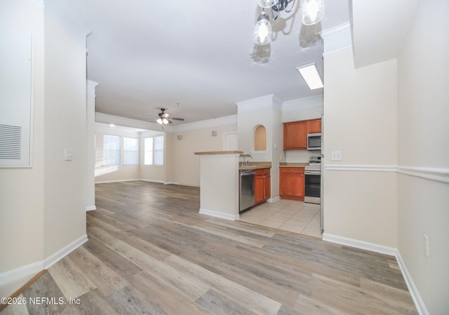 8550 TOUCHTON Road 621, Jacksonville, FL 32216