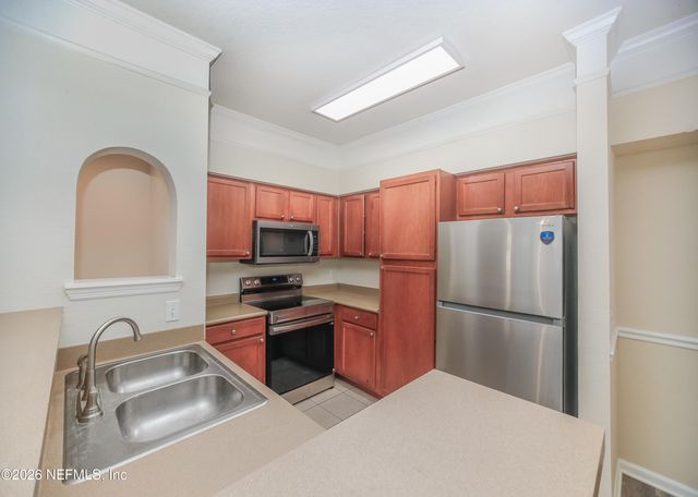 8550 TOUCHTON Road 621, Jacksonville, FL 32216