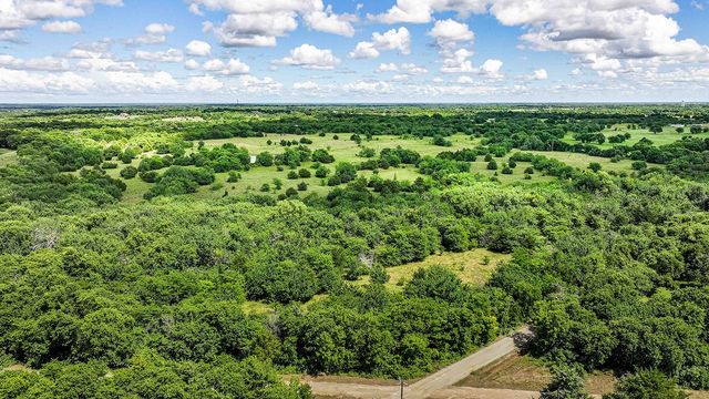 2 County Road 1201, Celeste, TX 75423