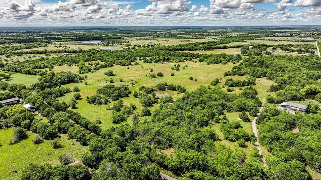 2 County Road 1201, Celeste, TX 75423