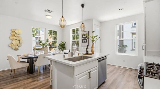 1 Warmspring, Aliso Viejo, CA 92656