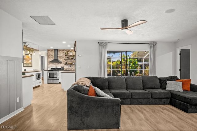 614 NE 1st AVE, Cape Coral, FL 33909