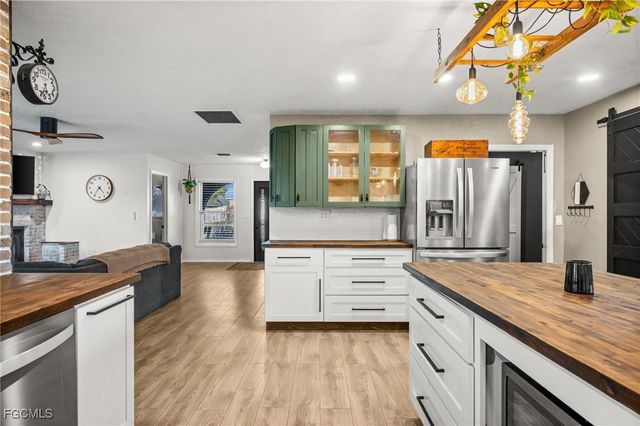 614 NE 1st AVE, Cape Coral, FL 33909