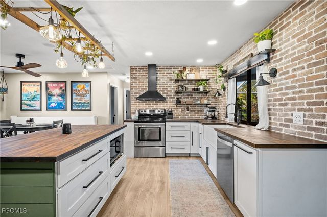 614 NE 1st AVE, Cape Coral, FL 33909