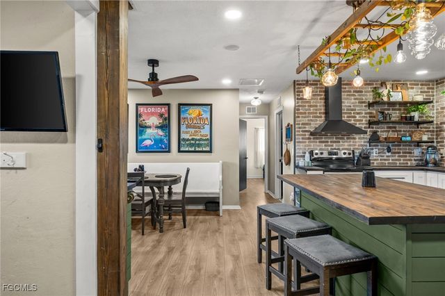 614 NE 1st AVE, Cape Coral, FL 33909