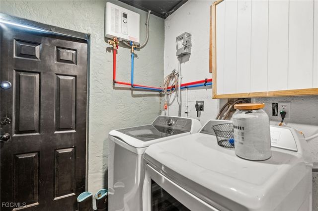 614 NE 1st AVE, Cape Coral, FL 33909