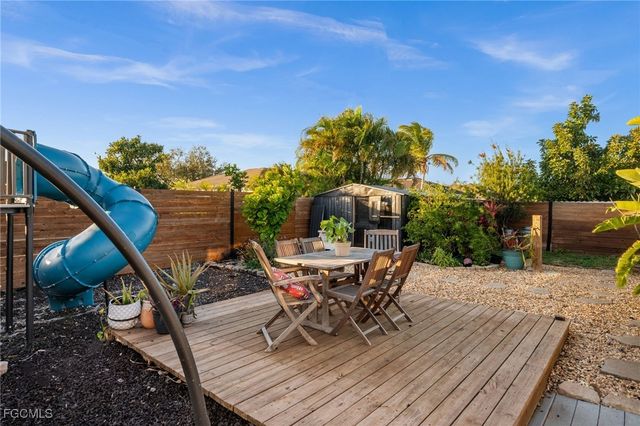 614 NE 1st AVE, Cape Coral, FL 33909