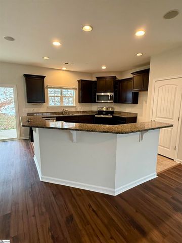 371 Kelly Farm Road, Moore, SC 29369