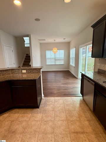 371 Kelly Farm Road, Moore, SC 29369