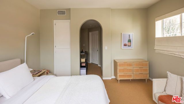 930 N Doheny Drive 305, West Hollywood, CA 90069