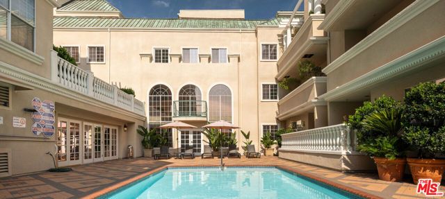 930 N Doheny Drive 305, West Hollywood, CA 90069