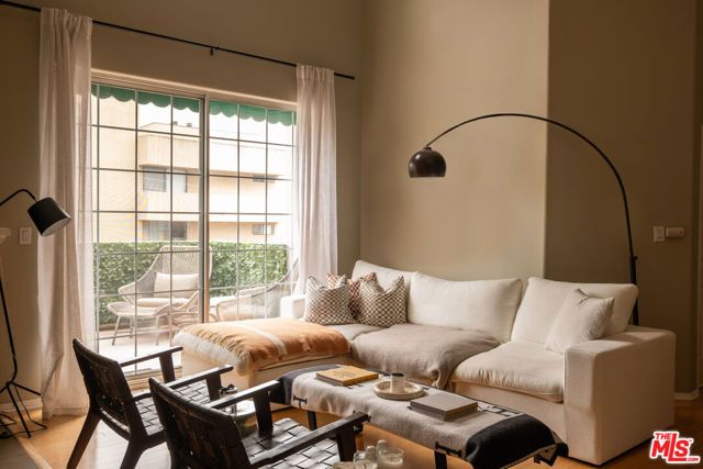 930 N Doheny Drive 305, West Hollywood, CA 90069