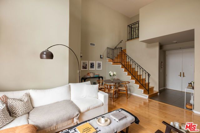 930 N Doheny Drive 305, West Hollywood, CA 90069