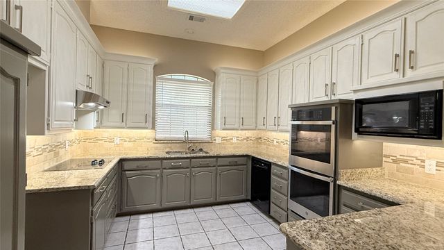 2709 Serenade Court, Arlington, TX 76015
