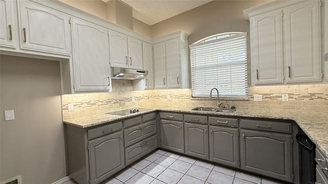 2709 Serenade Court, Arlington, TX 76015