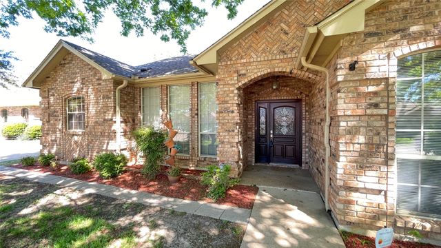 2709 Serenade Court, Arlington, TX 76015