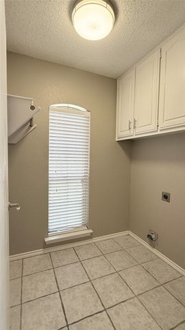 2709 Serenade Court, Arlington, TX 76015