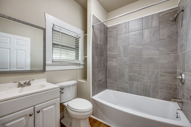 913 W Day Street, Denison, TX 75020