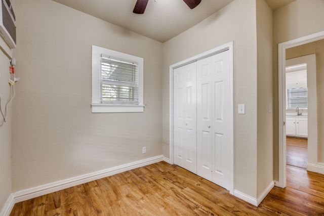 913 W Day Street, Denison, TX 75020