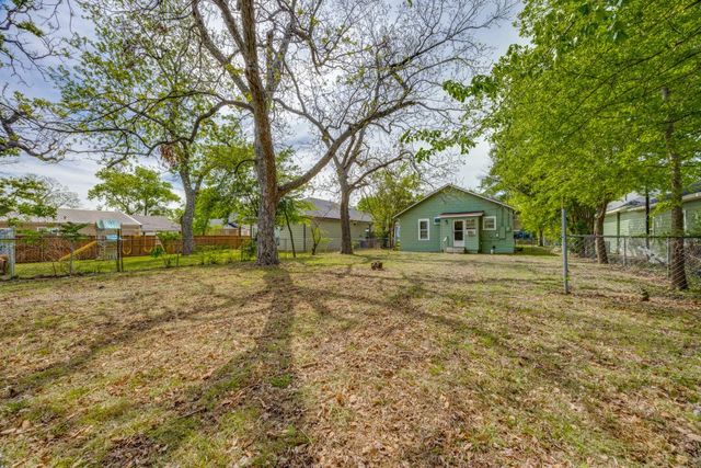 913 W Day Street, Denison, TX 75020