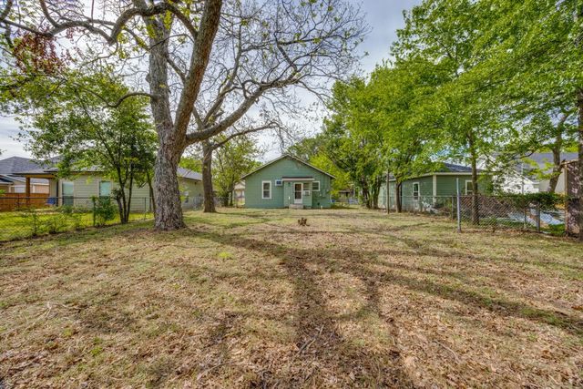 913 W Day Street, Denison, TX 75020