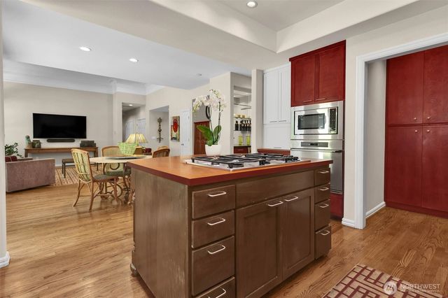 1434 108th Avenue NE, Bellevue, WA 98004