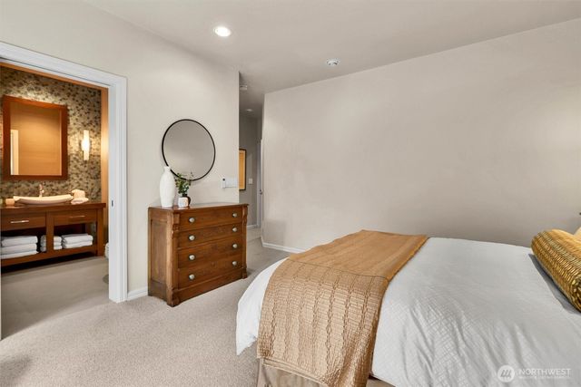 1434 108th Avenue NE, Bellevue, WA 98004