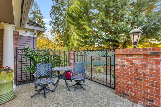 1434 108th Avenue NE, Bellevue, WA 98004