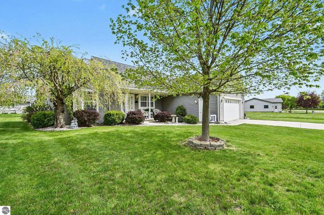 513 Westwind Lane, Ithaca, MI 48847