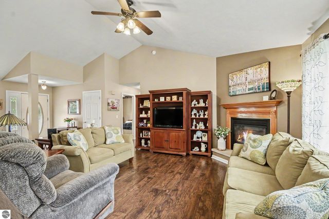 513 Westwind Lane, Ithaca, MI 48847