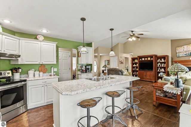 513 Westwind Lane, Ithaca, MI 48847