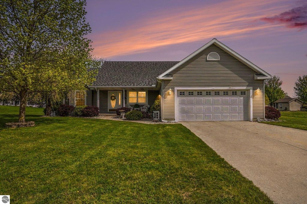 513 Westwind Lane, Ithaca, MI 48847