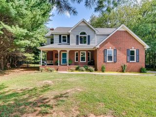 2021 Keenland Dr, Murfreesboro, TN 37127