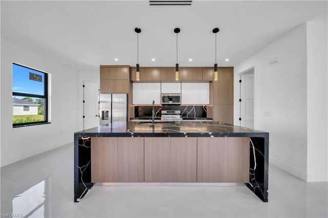 3210 29th ST W, Lehigh Acres, FL 33971